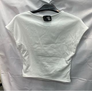 Blusa corta sin mangas casual