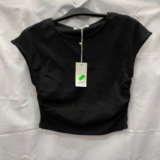 Blusa corta sin mangas casual