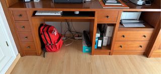 Escritorio de madera maciza