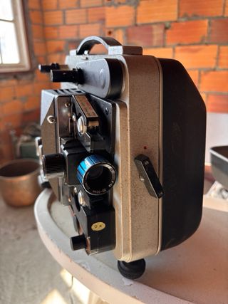 Proyector Películas Raynox DU 707 TC