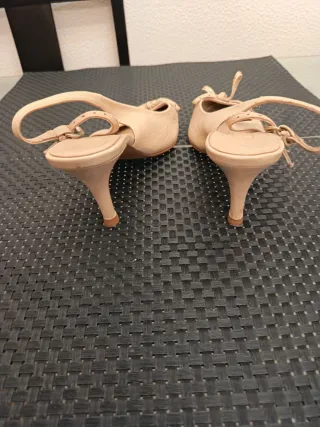 Sandalias Lodi Tacón Beige Talla 36