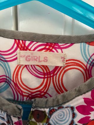 Blusa niña flores. 7 años