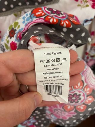 Blusa niña flores. 7 años