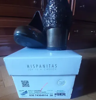 Zapatos tacón bajo marrones de ante charol y piel