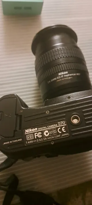 Nikon D70 + Objetivo 18-70mm