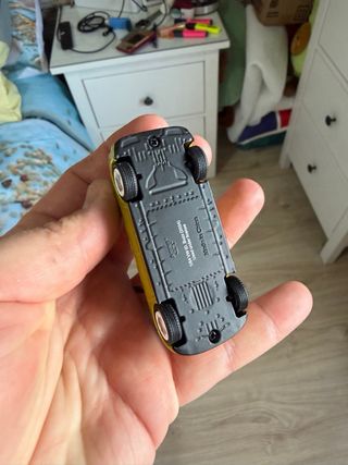 Mini GT Volkswagen ID. Buzz Amarillo