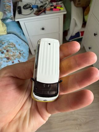 Mini GT Volkswagen ID. Buzz Amarillo