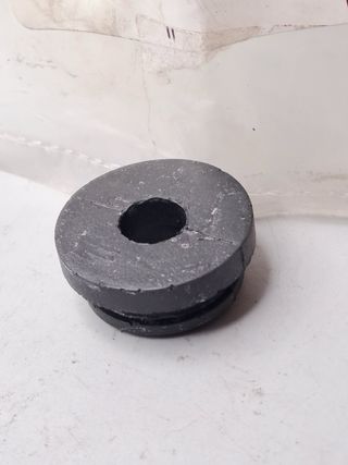 PCG10001 Goma montaje radiador supRover 600