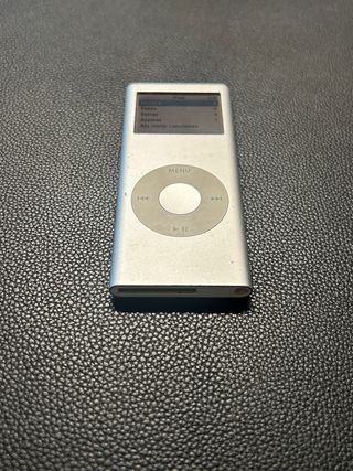 iPod Nano 2da Gen 2GB Plata