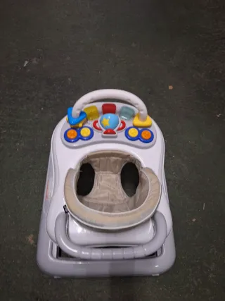 Andador bebé blanco con juguetes