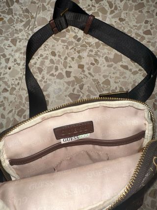 Bandolera Guess Marrón Oscuro - Como Nueva