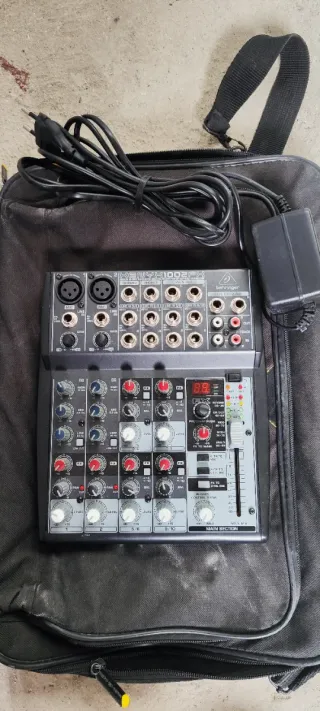 Mesa de mezcla behringer 1002SFX