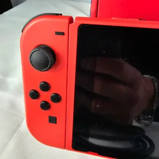 Nintendo Switch Mario red e blu