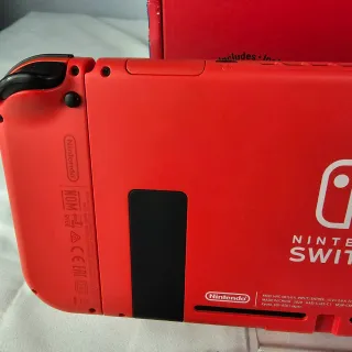 Nintendo Switch Mario red e blu