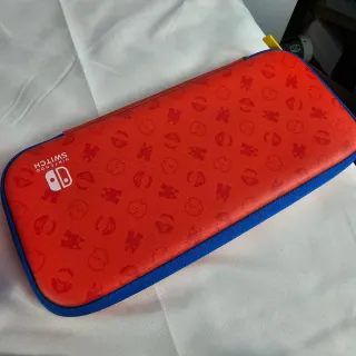 Nintendo Switch Mario red e blu