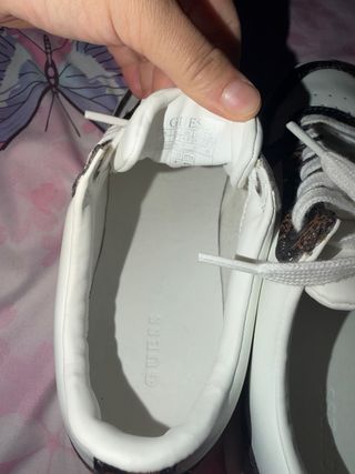 Zapatillas Guess Blancas y Marrones