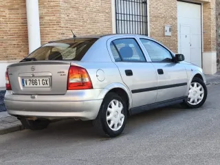 Opel Astra 2000