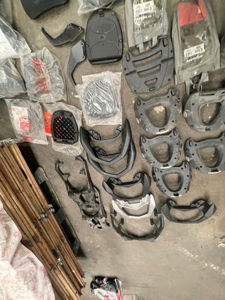 Lote GIVI Yamaha: respaldos, baúles, soportes