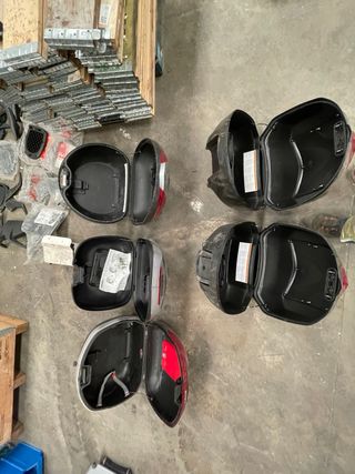 Lote GIVI Yamaha: respaldos, baúles, soportes