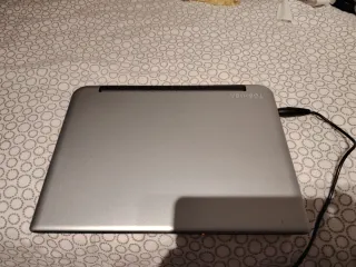 Portátil Toshiba Pequeño