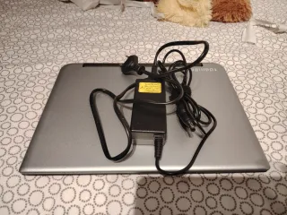 Portátil Toshiba Pequeño