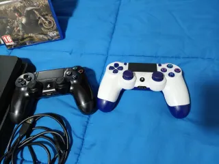 PS4 500GB + 4 Juegos + 2 Mandos. Lista para jugar