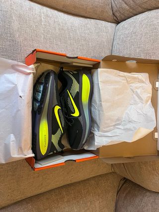 Nike Vomero 18 Talla 42