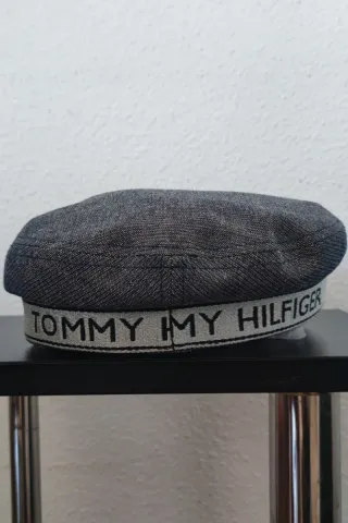 Gorra Kepi Tommy Hilfiger Gris Hilo Dorado
