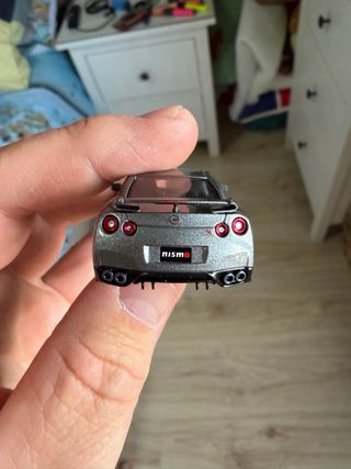 Mini GT Nissan GT-R Nismo Gris
