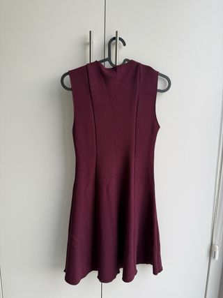 Vestido Zara granate sin mangas