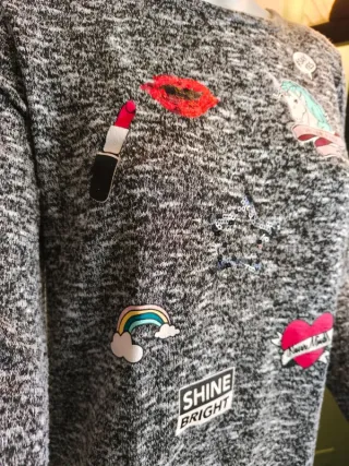 Maglia  ragazza con applicazioni e paillettes