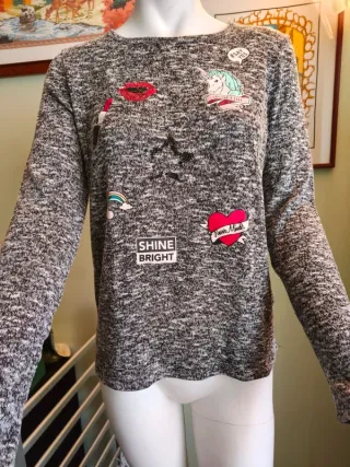 Maglia  ragazza con applicazioni e paillettes
