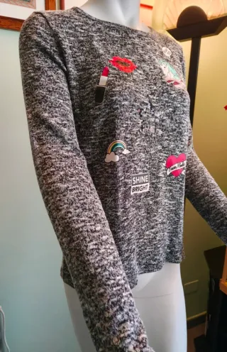 Maglia  ragazza con applicazioni e paillettes