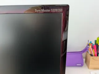 Monitor Samsung SyncMaster S22B350 Negro/Rojo