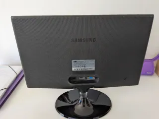 Monitor Samsung SyncMaster S22B350 Negro/Rojo