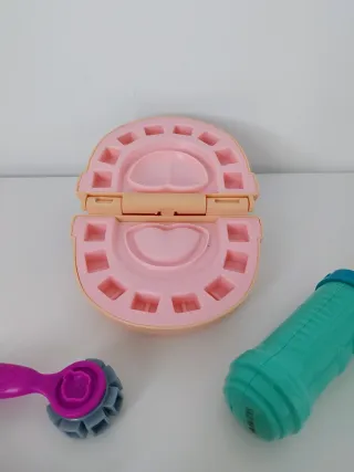 El dentista bromista. Play-Doh. Hasbro. 2 pilas AA