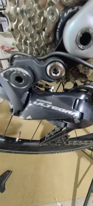 Conjunto Ultegra 8070 Di2 11v Cambios y Frenos