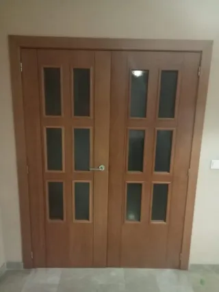 Puertas de comedor madera con premarco
