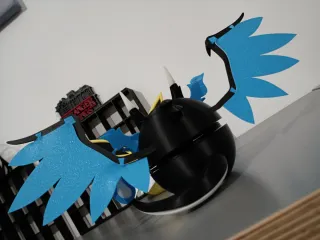 Figura Poke ball mega Charizard