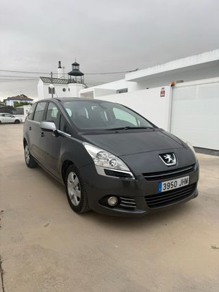 Peugeot 5008 2015