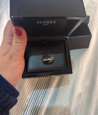 Anillo Suarez plata y espinelas negras
