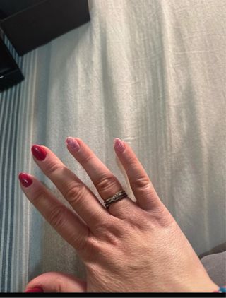 Anillo Suarez plata y espinelas negras