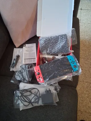 Nintendo Switch OLED + Super Mario Bros. Wonder