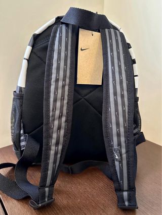 Mochila Nike gris/negra con logo