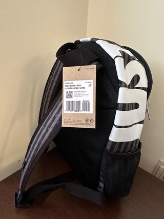 Mochila Nike gris/negra con logo
