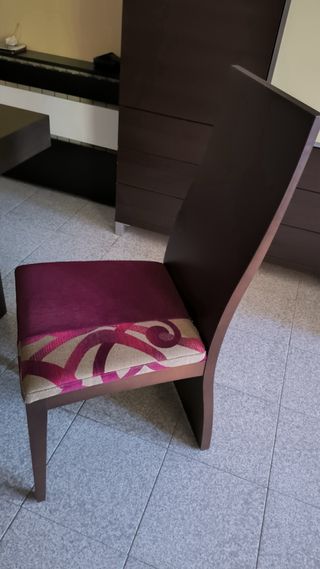 Mesa comedor extensible con seis sillas