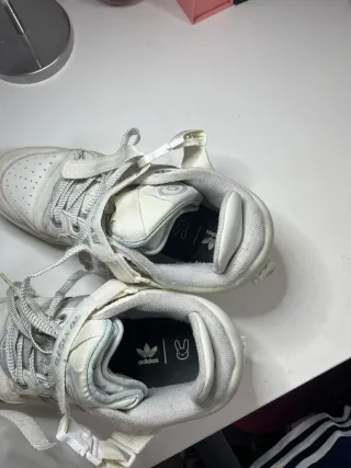 Adidas Bad Bunny Forum Buckle Gris Blanco