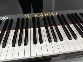 Piano de Cola Kawai RX7  2.580.000. Muy Joven.