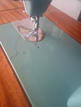 Máquina de coser Alfa - Funciona