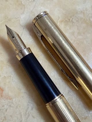 Pluma Sheaffer usa Vintage Dorada